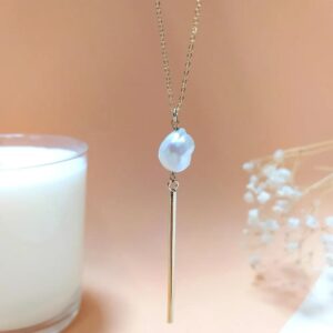 Collier avec perle et barre